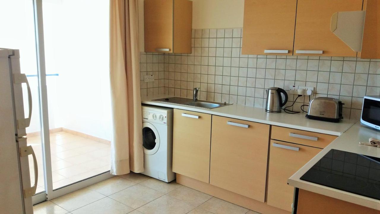 403 Apartment Carisa Artemis Court Larnaca Buitenkant foto