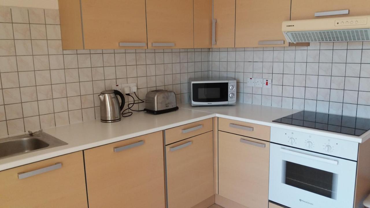 403 Apartment Carisa Artemis Court Larnaca Buitenkant foto