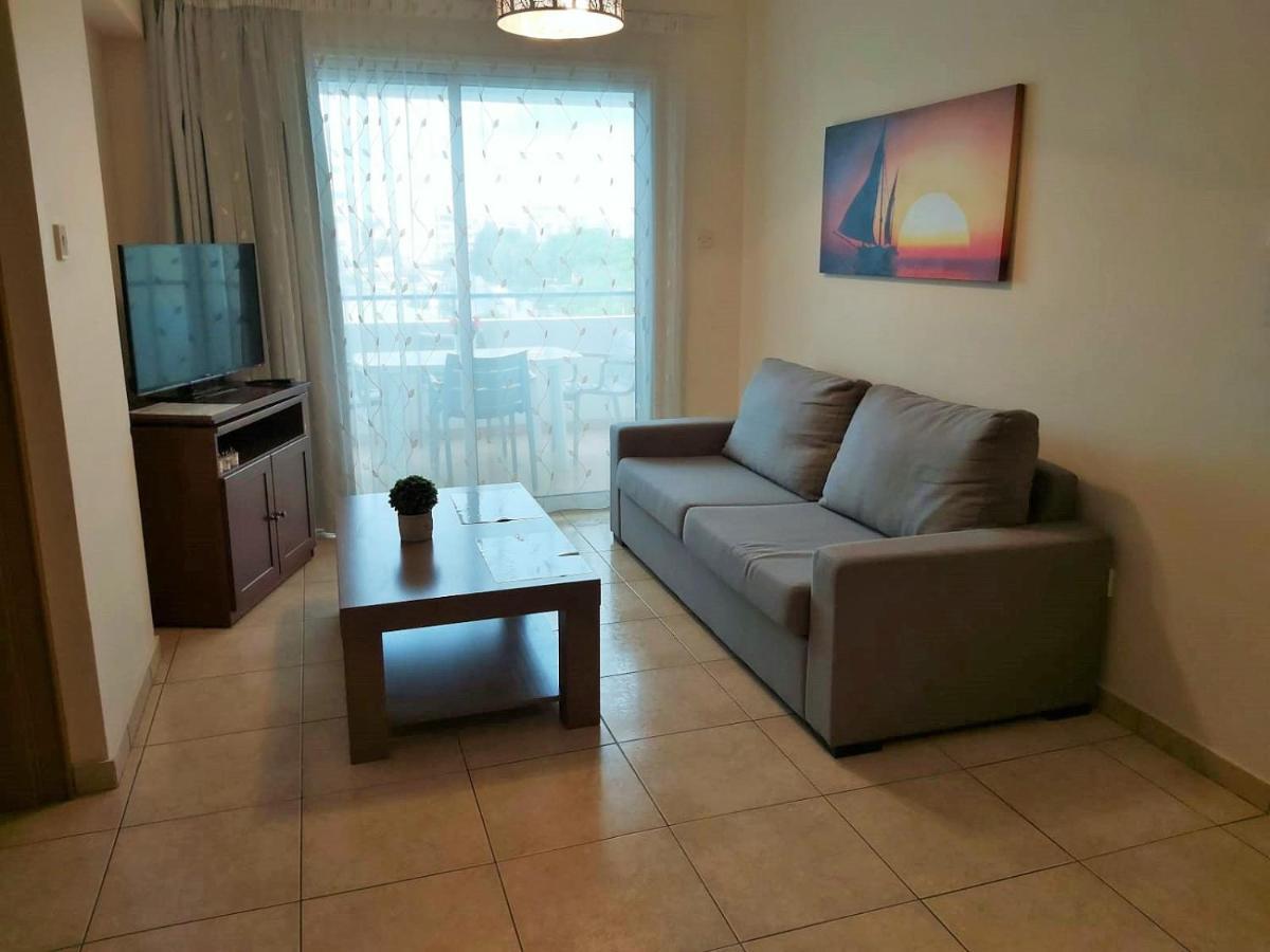 403 Apartment Carisa Artemis Court Larnaca Buitenkant foto