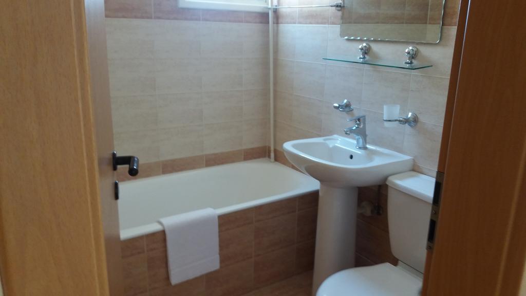 403 Apartment Carisa Artemis Court Larnaca Buitenkant foto